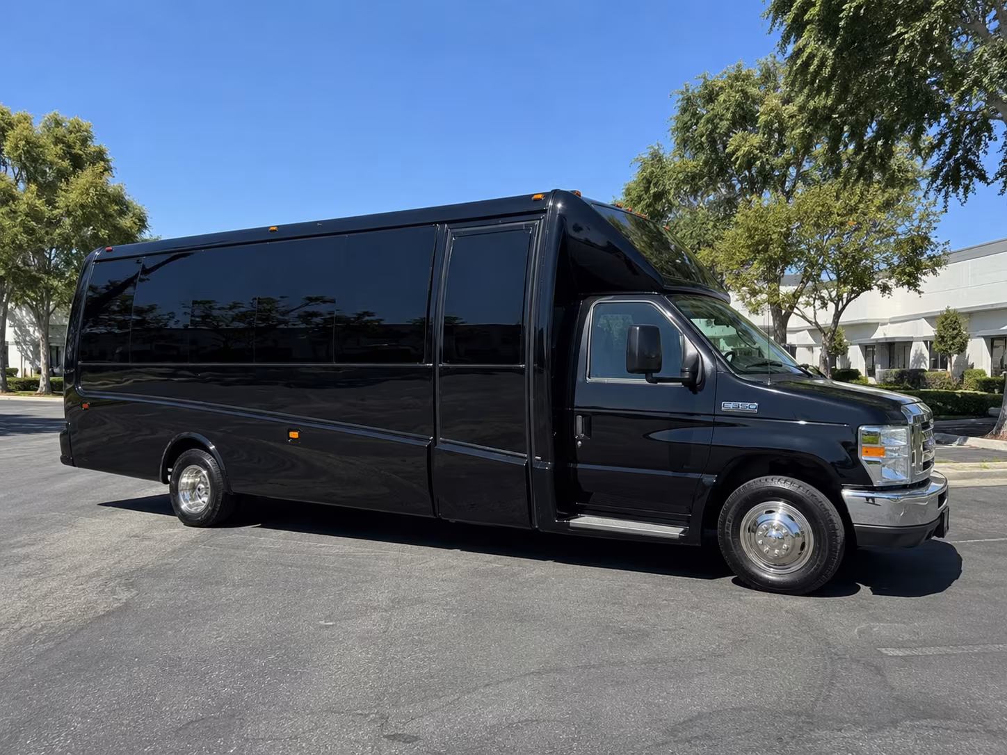 south bend corporate retreat shuttle bus rentals